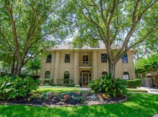 1903 Walnut Green Dr, Houston, TX 77062