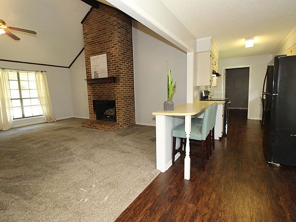 4th image of 39 Scottland Dr