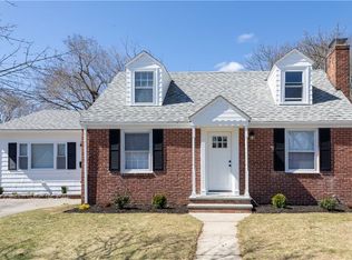 5 Mystic Dr, Warwick, RI 02889