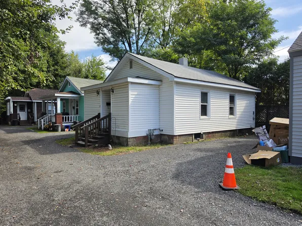 8 Wheeler Pl, Wyoming, PA 18644