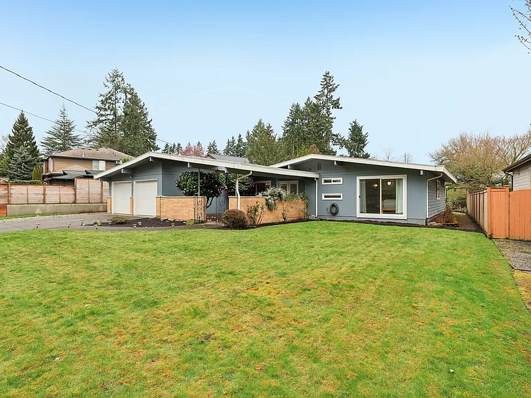 616 109th Ave SE — Photo 1