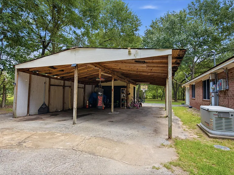 223 Pin Oak Ln — Photo 40