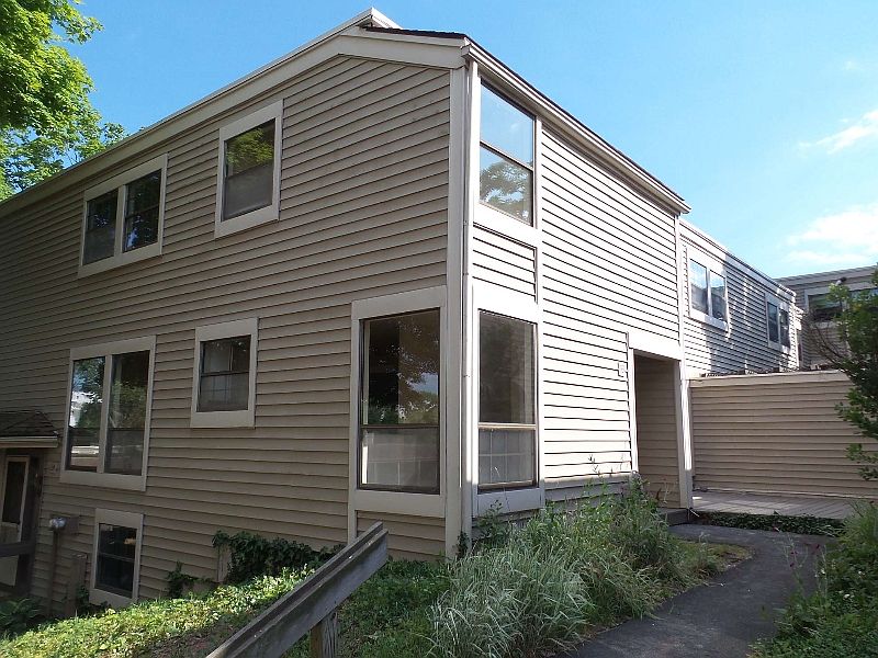 1st image of 33 Stevens Pl