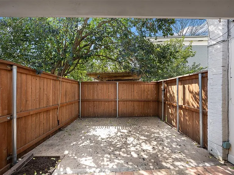 6107 Bullard Dr #A — Photo 35