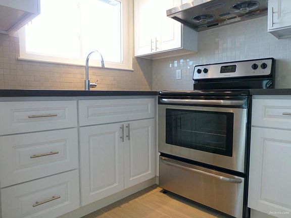 4th image of 755 Burnett Ave APT 1