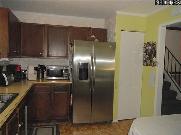 3rd image of 26940 Oxford Park Ln