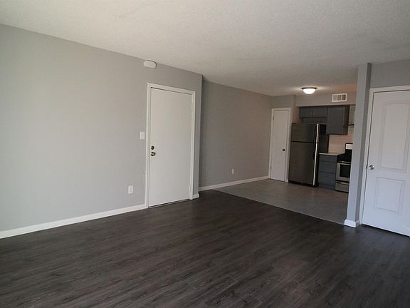 4th image of 4130 Fisher St #1