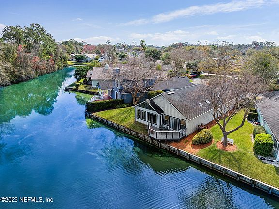 2nd image of 116 BAY HILL Court
