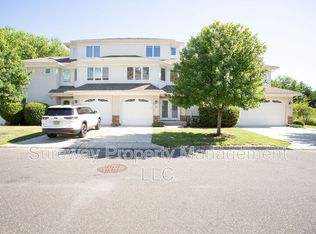 6 Regency Ct, Cherry Hill, NJ 08002