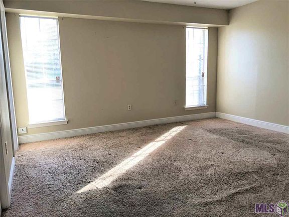 4th image of 2125 Deerwood Dr