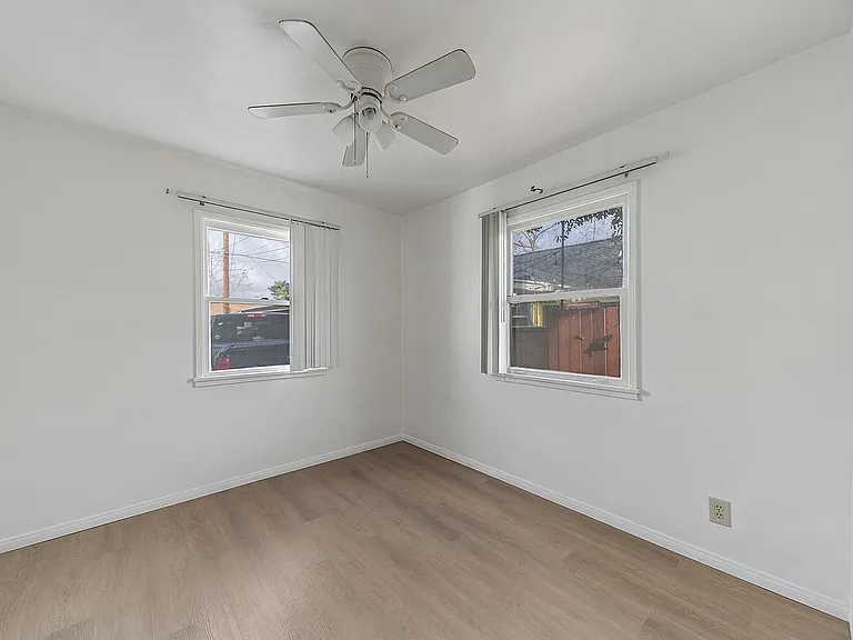 885 N Huntington St — Photo 18