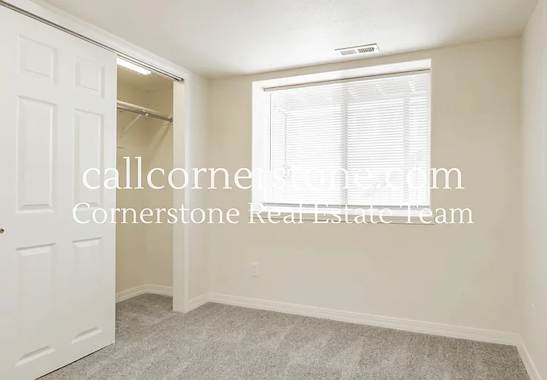 4735 Malcom Ct — Photo 18
