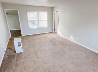 218 E Hunter St, Nevada, MO 64772