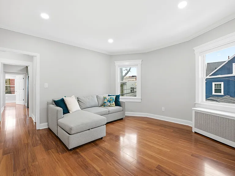 16 Munn St #2 — Photo 2