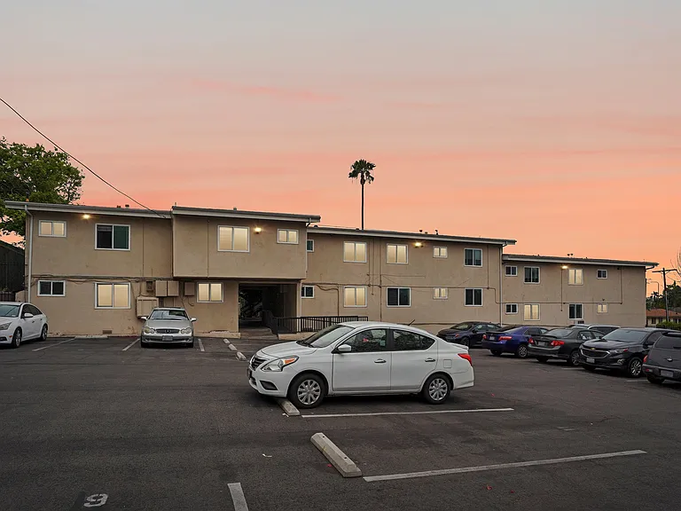 2675 Arlington Ave & 3105 W 27th St — Photo 31