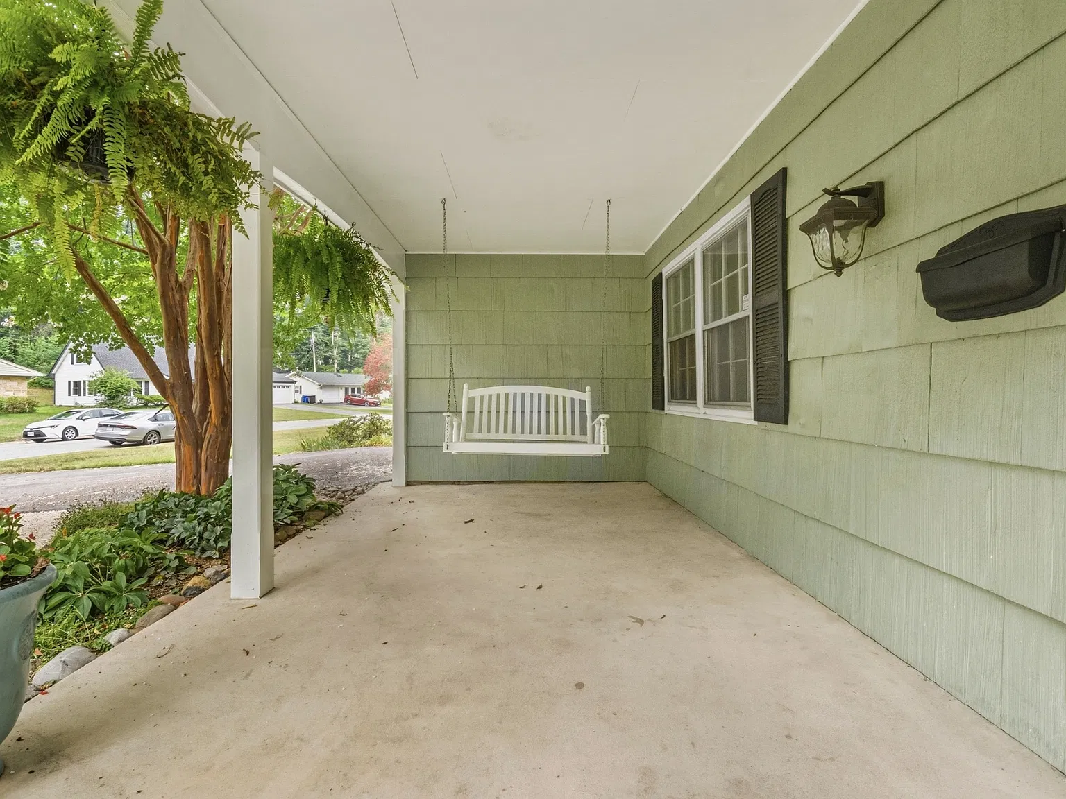 4 bed, 2.5 bath, 2478 sqft, $3,750 — Photo 3