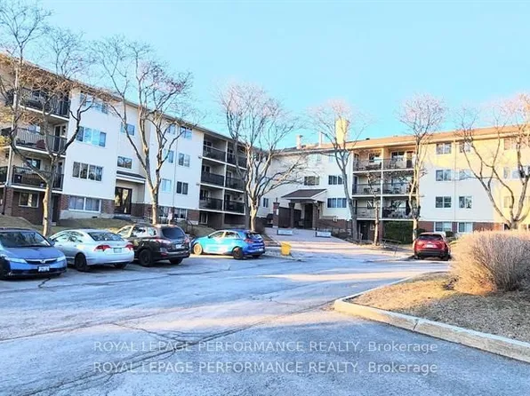 6470 NW Bilberry Dr #112, Ottawa, ON K1C 4P1