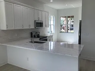 9231 SW Pepoli Way — Photo 6
