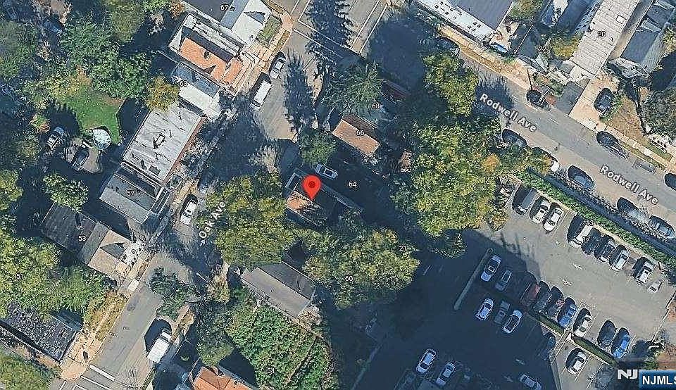 2nd image of 62 Oak Avenue