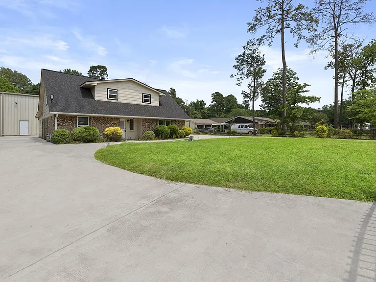 1903 Pinewoods Way — Photo 12
