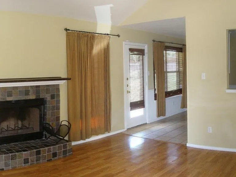 4208 Glennwood Dr — Photo 4