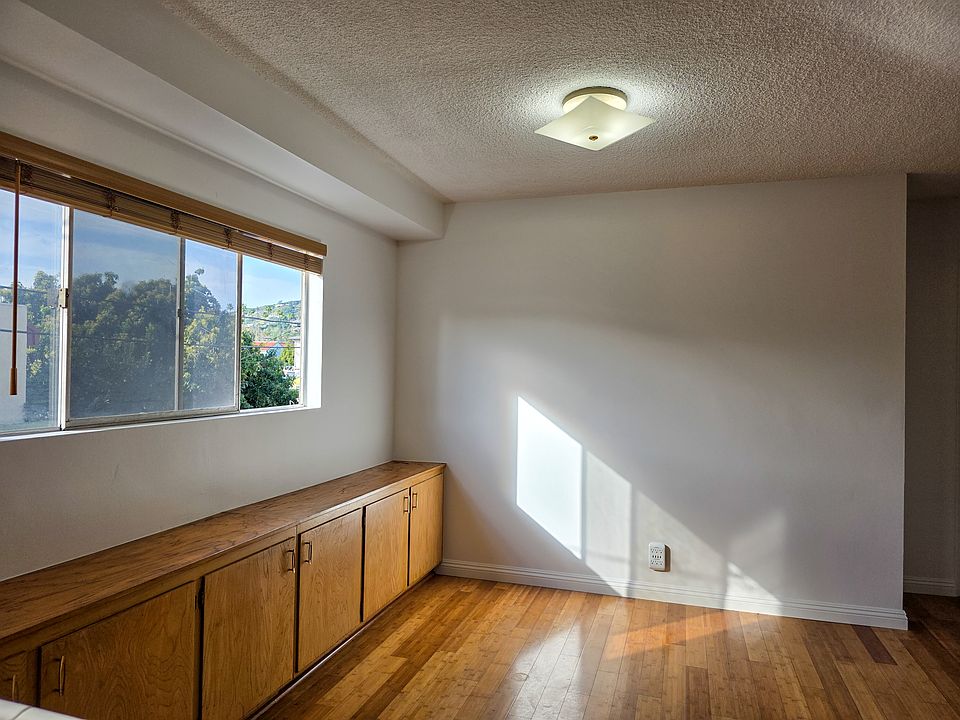 1st image of 1125 N Louise St APT 9