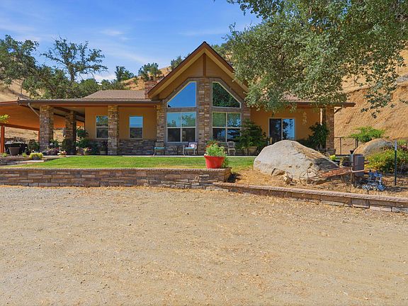 4th image of 31161 Meadowlark Lane