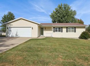 321 Sycamore St, Riverside, IA 52327