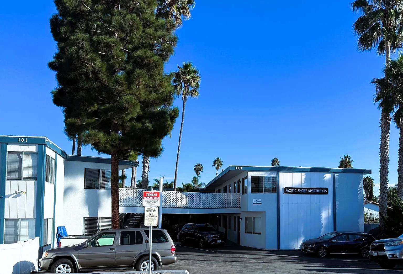 Pacific Shore Apartments — Photo 4
