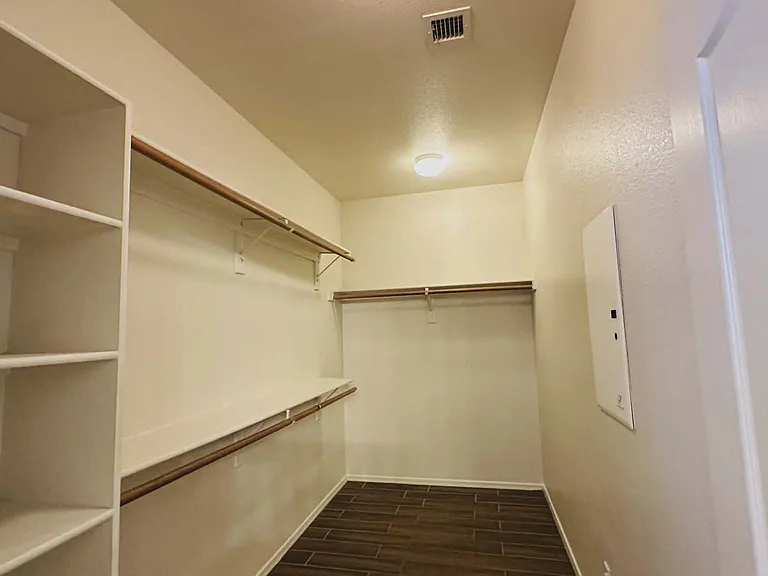 9129 W Alvarado St — Photo 5
