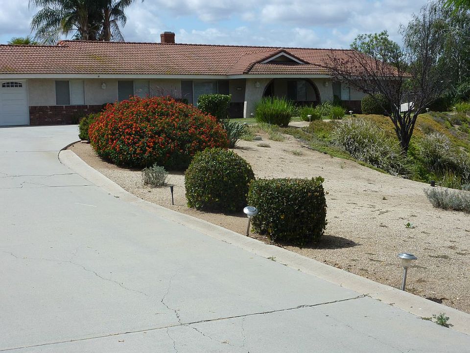 1st image of 15845 Woodcrest Dr