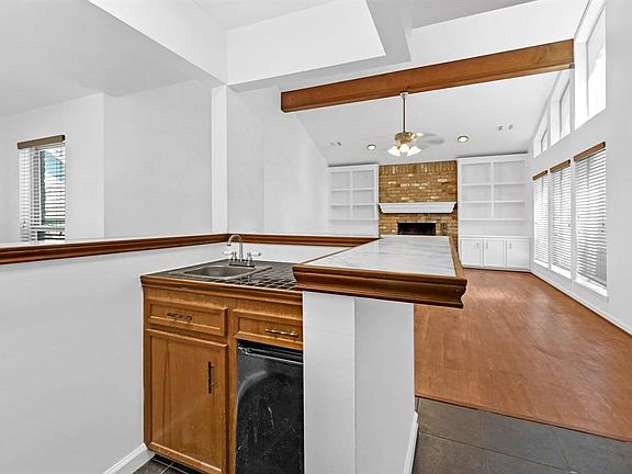 3rd image of 1815 Crutchfield Lane
