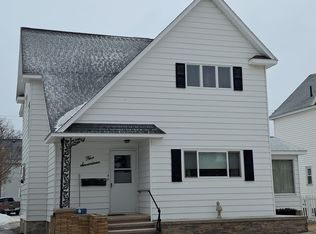 517 S 9th St, Escanaba, MI 49829