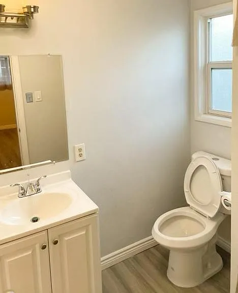 145 W Cypress Ave — Photo 5