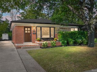 8169 Kinmore St, Dearborn Heights, MI 48127