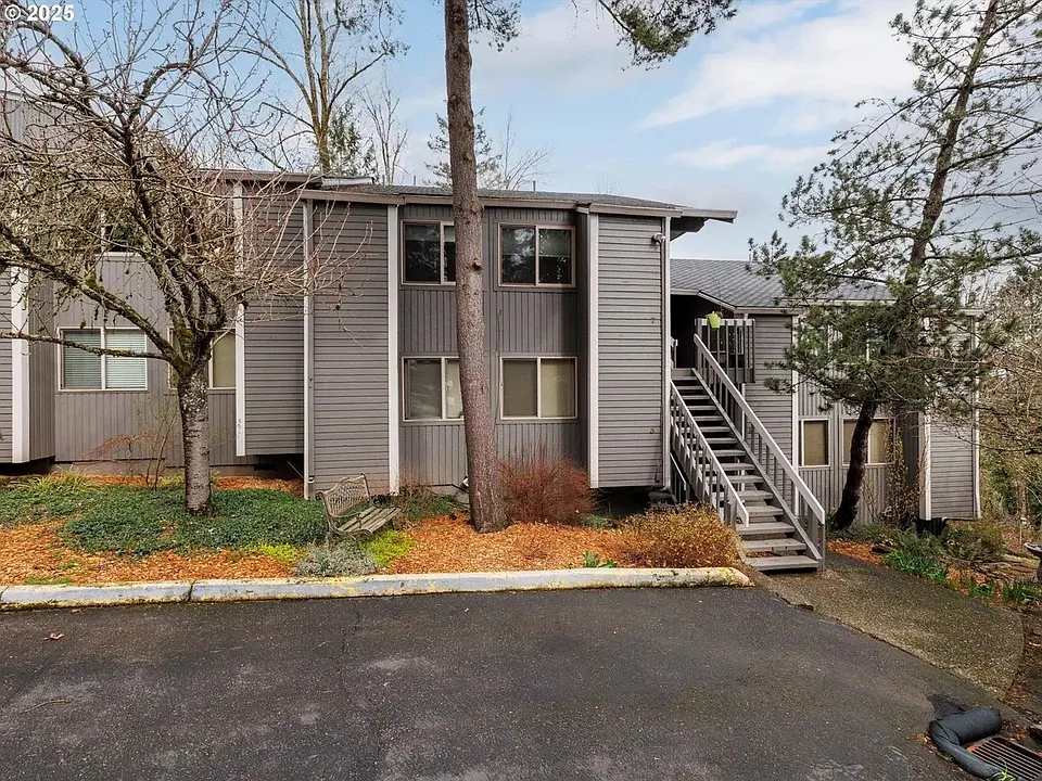 44 Eagle Crest Dr #7