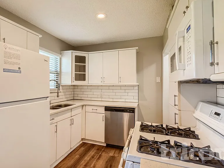 10630 Newcombe Dr — Photo 4