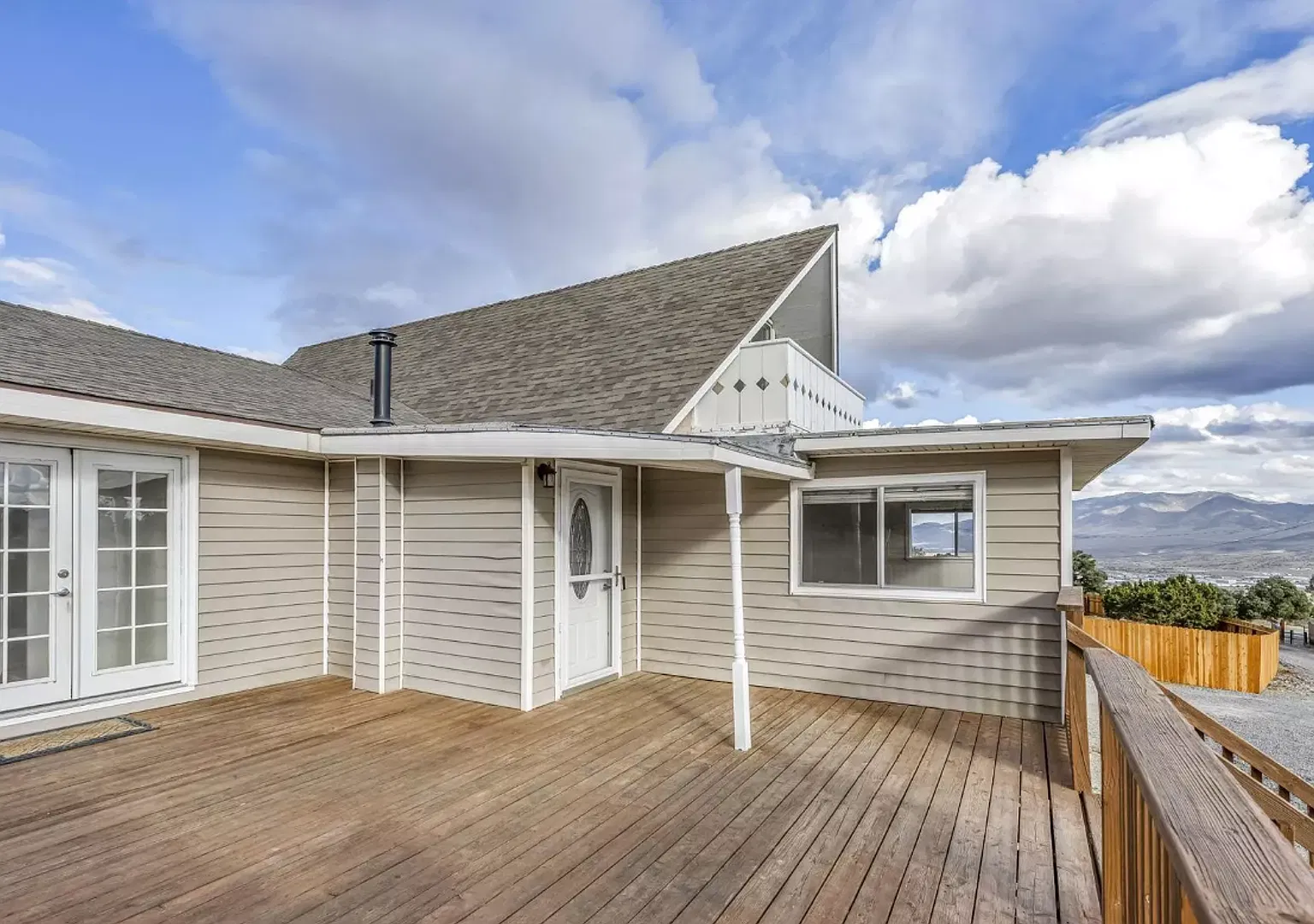 Charming 3-Bedroom Home in Mound House with RV Parking and Horse-Friendly Property — Photo 2