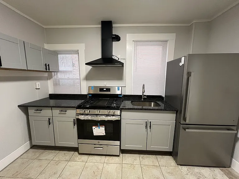 52 Gifford Ave #2 — Photo 1