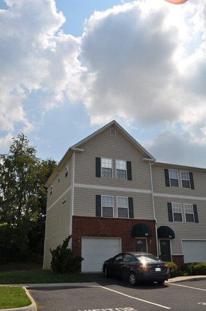 2nd image of 357 Emerson Ln