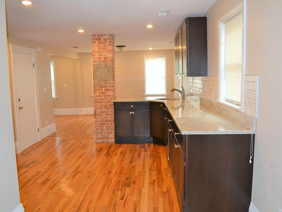 1st image of 27 Shannon St #22L