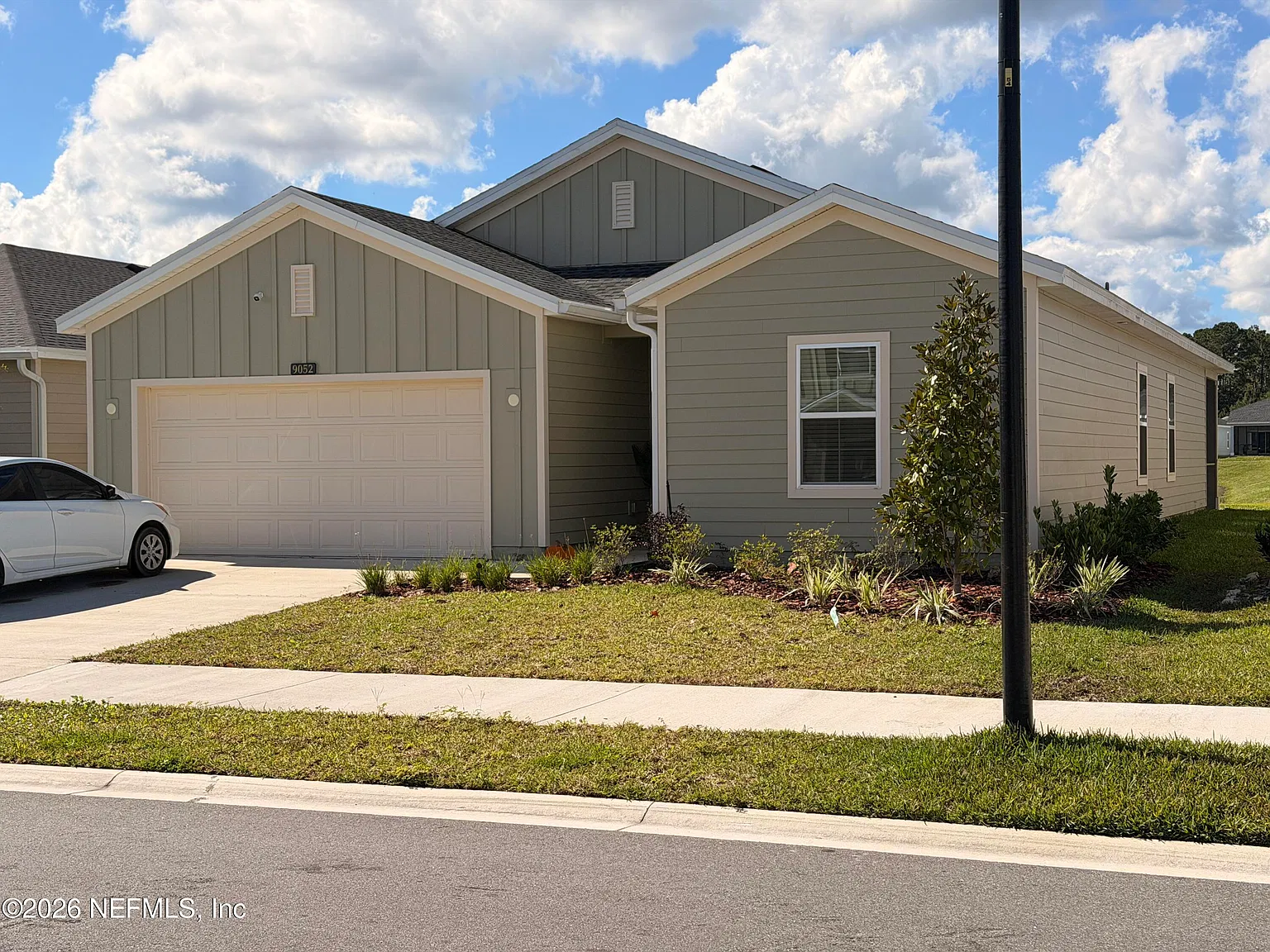4 bed, 3.0 bath, 1947 sqft, $2,395 — Photo 2
