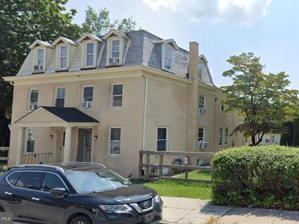2nd image of 414 E Chestnut St