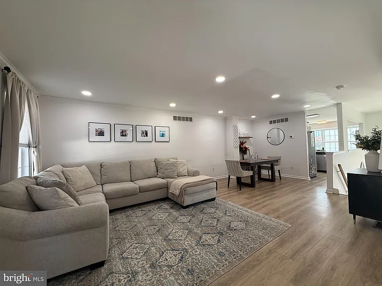 434 Pleasant Valley Dr — Photo 4