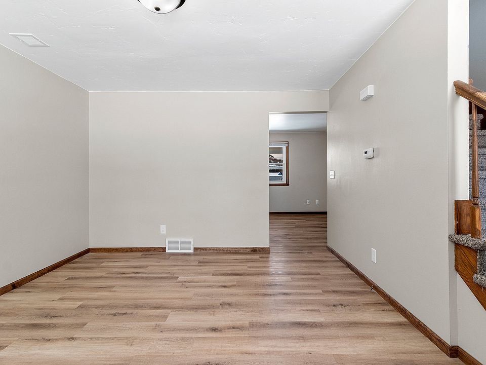 1st image of 919 Bonheur Ct #919