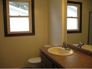 4th image of 1687 Bentwood Dr