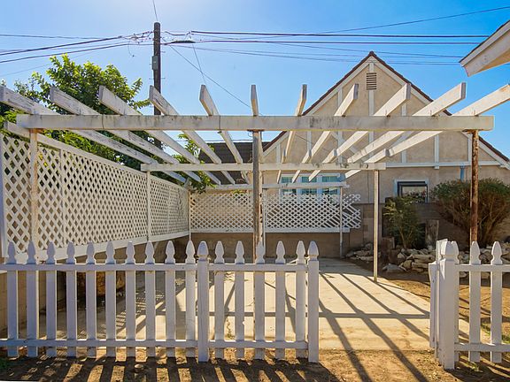 4th image of 208 W Lomita Blvd