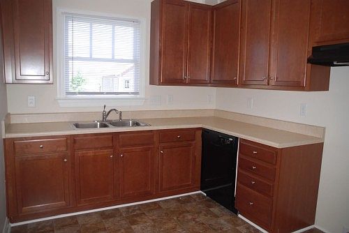 5th image of 812 Green Oaks St