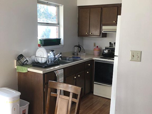 Kitchen with clean dishes!