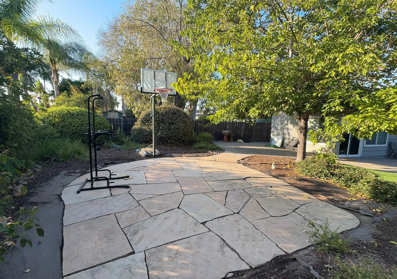 Massive Yard! 6 Bed / 2.5 Bath House on East Falls — Photo 4